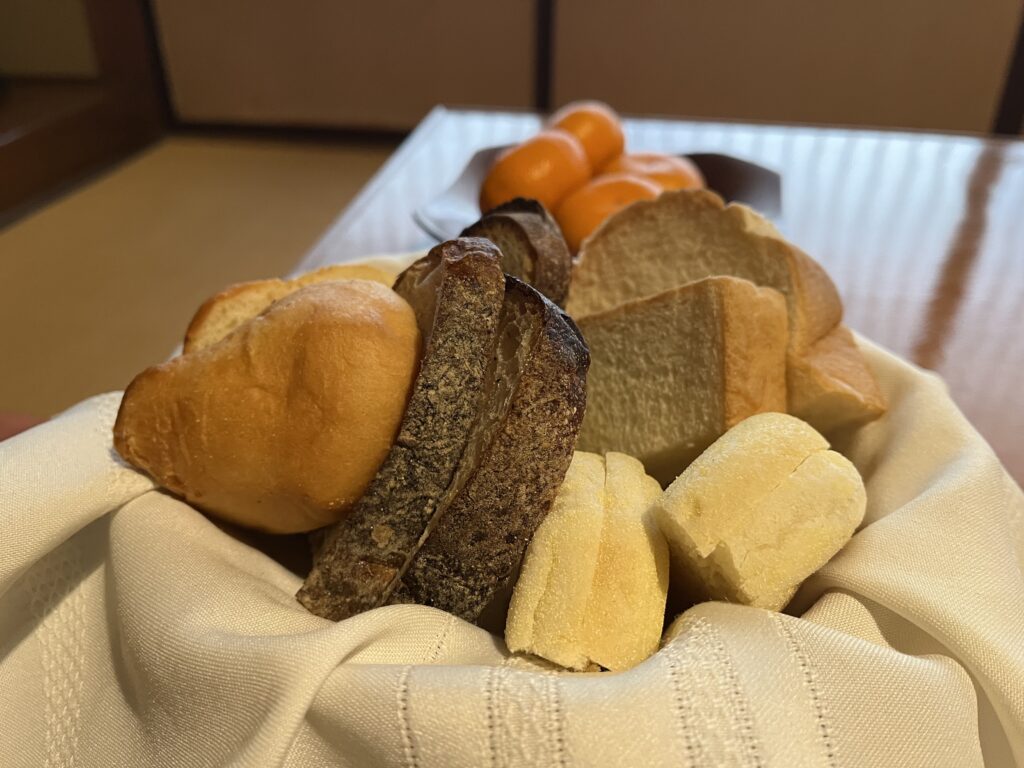 清光園朝食のパン