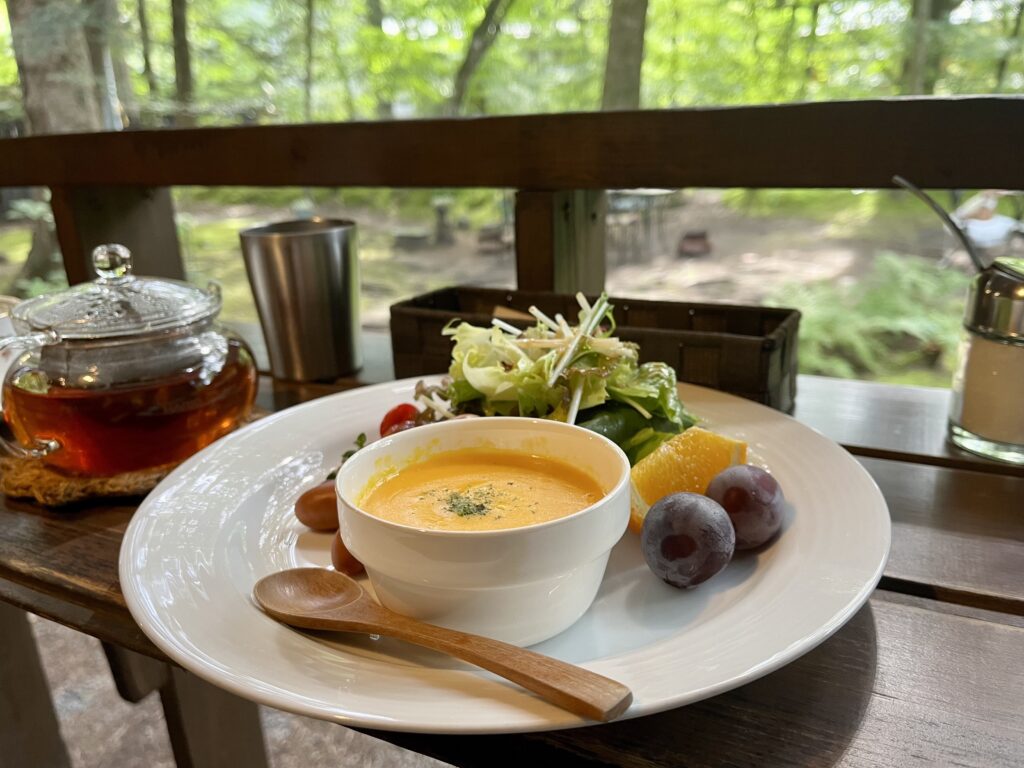 旧軽井沢cafe涼の音の朝食プレート