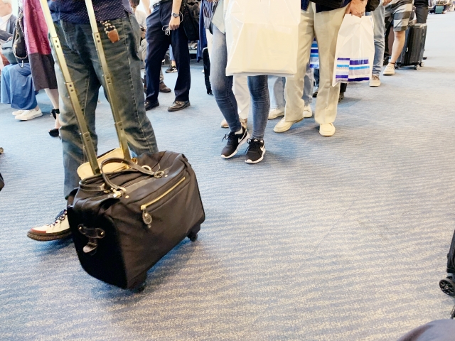 空港の混雑イメージ