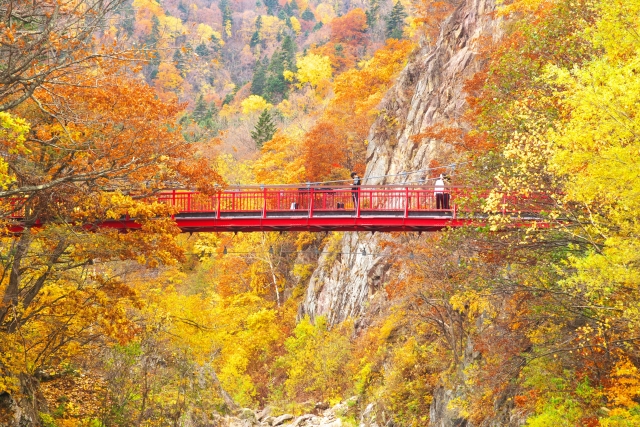 定山渓温泉の紅葉と二見吊橋