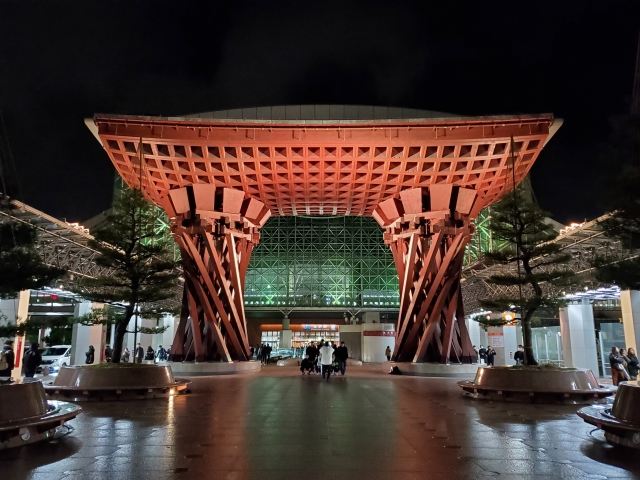 金沢駅の鼓門