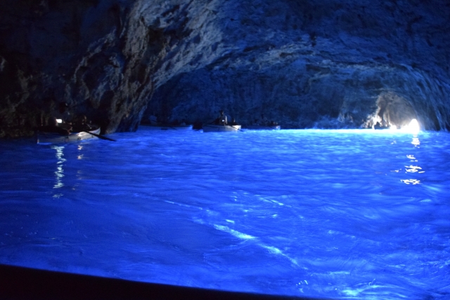 イタリア、カプリ島の青の洞窟