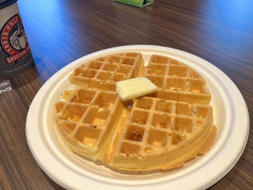 パイクスウォーターフロントキャビンの朝食ワッフル