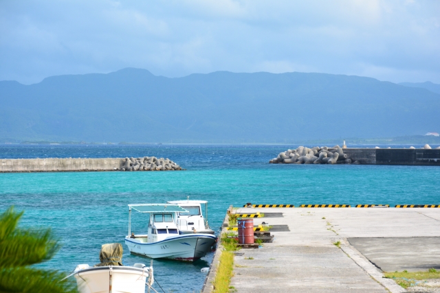 鳩間島の港