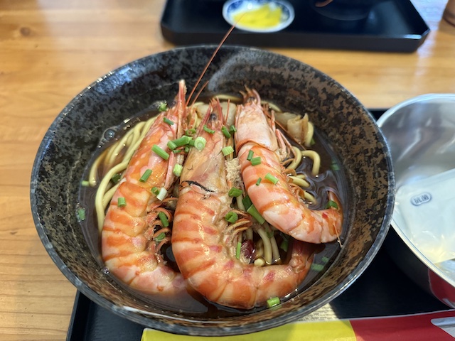 与那国島の食事処さとやの車海老そば